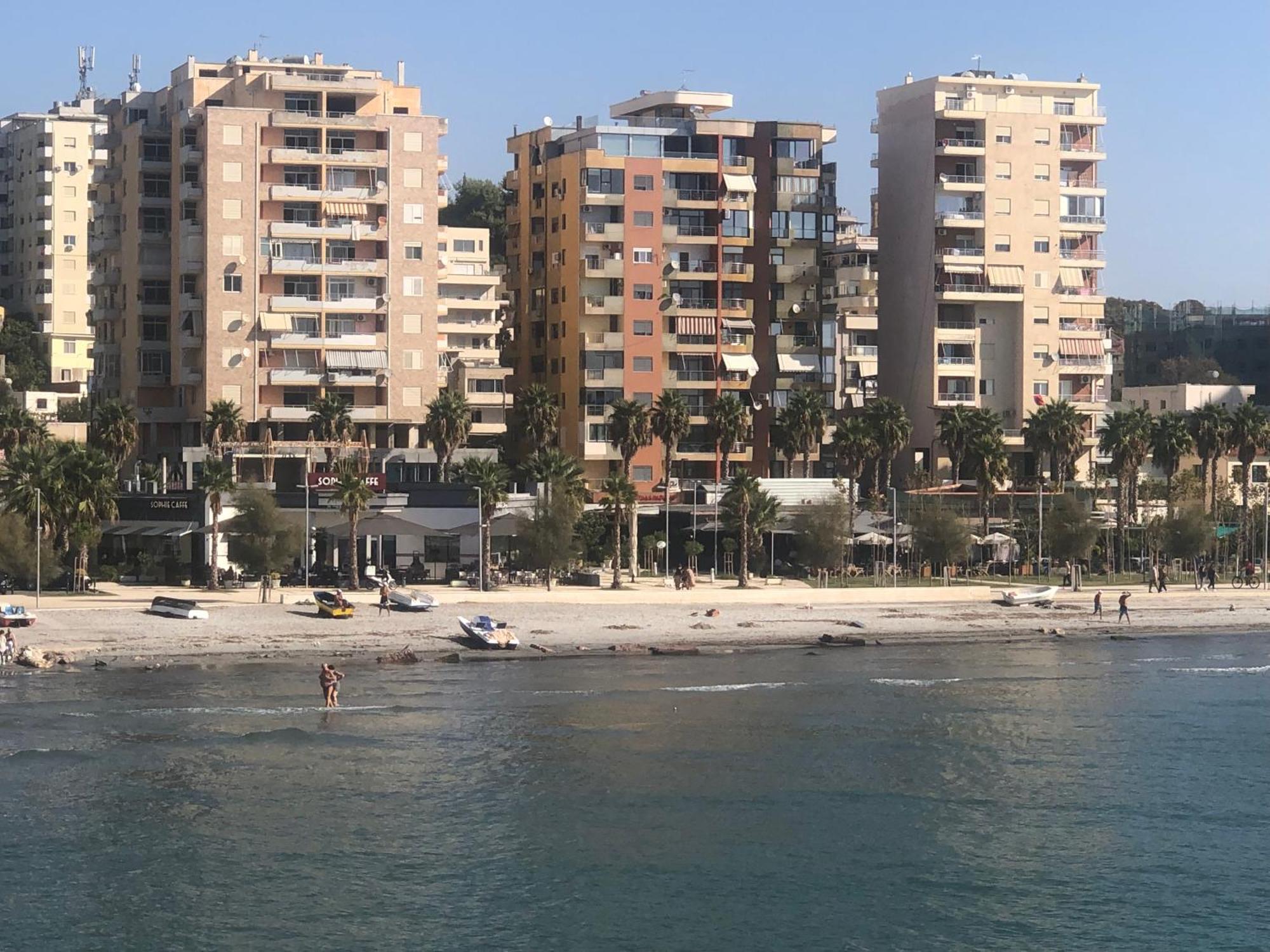 Vollga Four Seasons Apartment Durrës Exterior foto